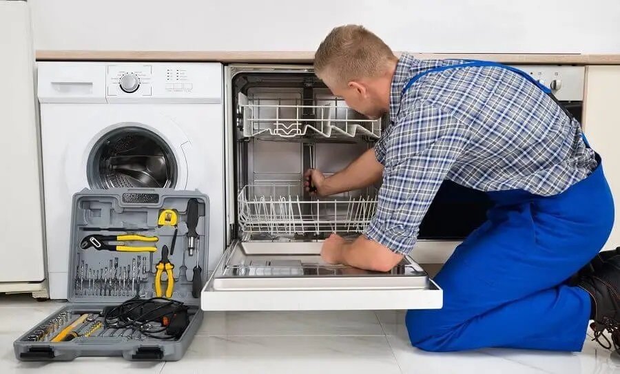 Evren Termodinamik servisi teknisyen ekibi beyaz eşya tamiri yaparken